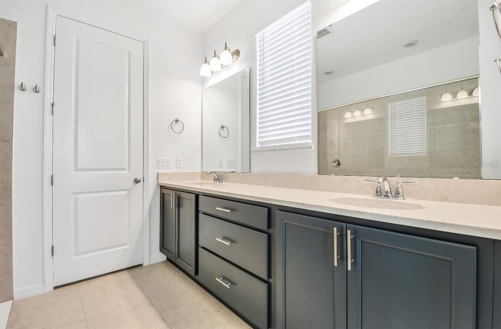 出租: $3,100 (4 贝兹, 2 浴室, 2033 平方英尺)