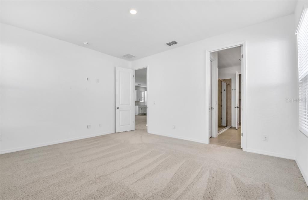 出租: $3,100 (4 贝兹, 2 浴室, 2033 平方英尺)