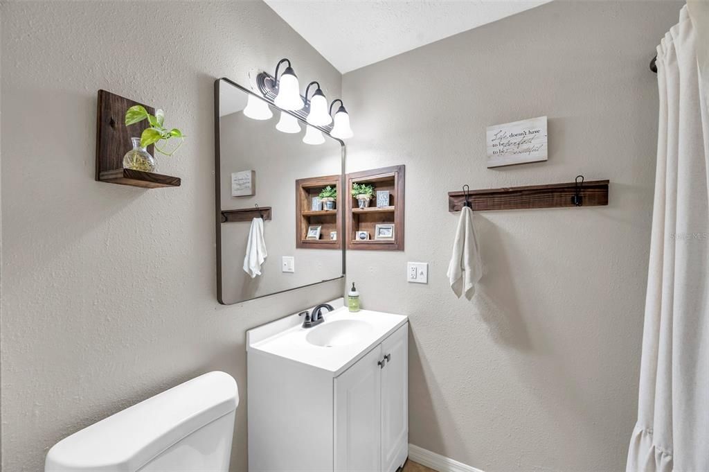 Под контрактом: $340,000 (3 спален, 2 ванн, 1528 Квадратных фут)