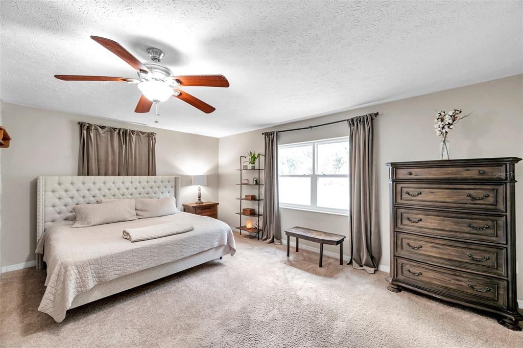 Под контрактом: $340,000 (3 спален, 2 ванн, 1528 Квадратных фут)