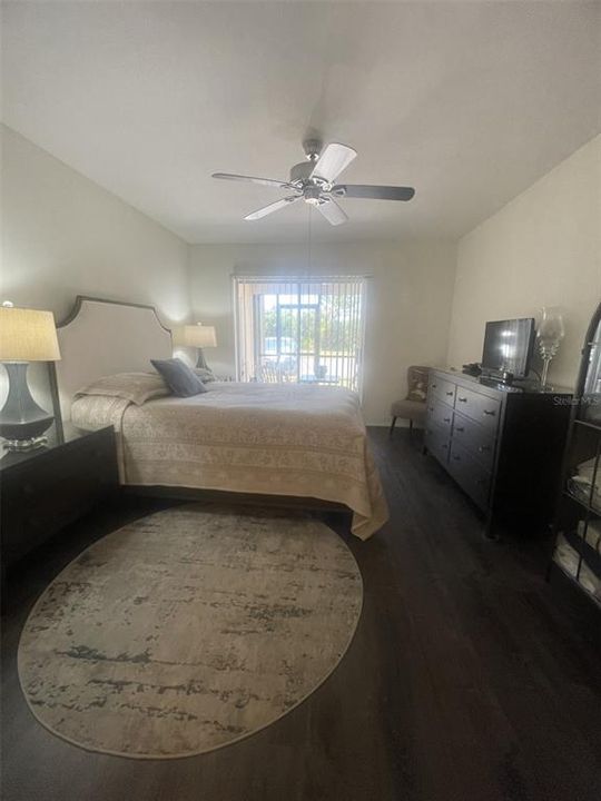 For Rent: $1,100 (2 beds, 2 baths, 956 Square Feet)