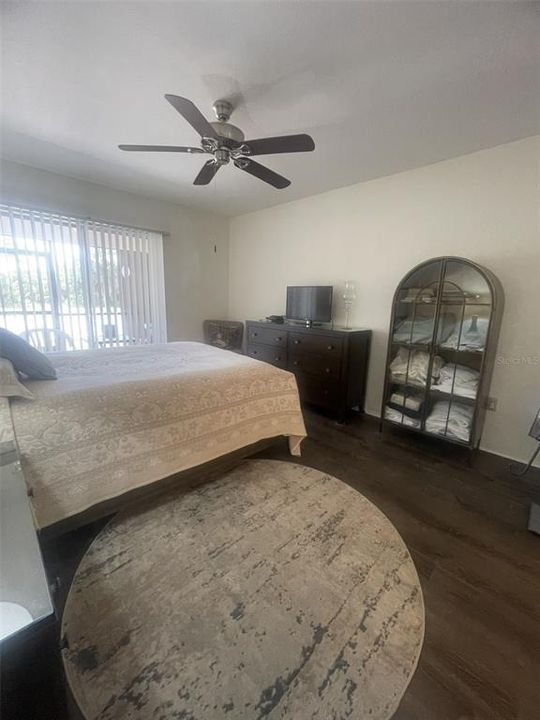 For Rent: $1,100 (2 beds, 2 baths, 956 Square Feet)