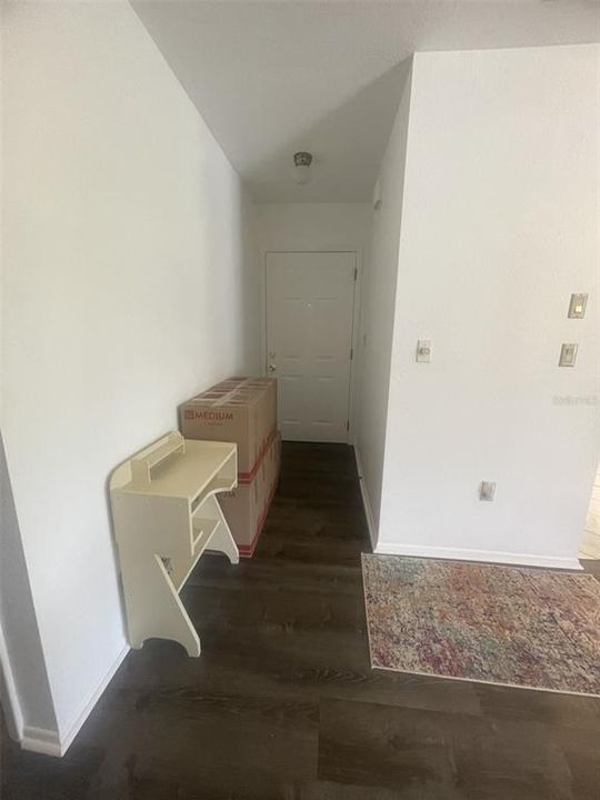 For Rent: $1,100 (2 beds, 2 baths, 956 Square Feet)