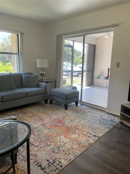 For Rent: $1,100 (2 beds, 2 baths, 956 Square Feet)