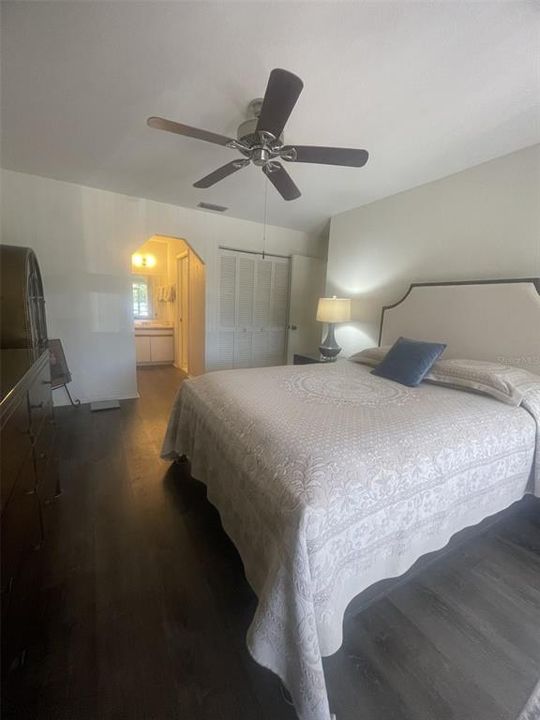 For Rent: $1,100 (2 beds, 2 baths, 956 Square Feet)