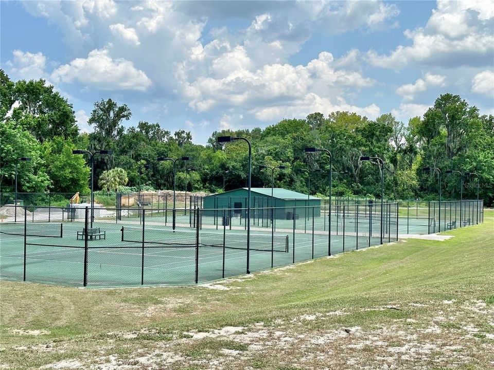 En Venta: $339,900 (2 camas, 2 baños, 1704 Pies cuadrados)