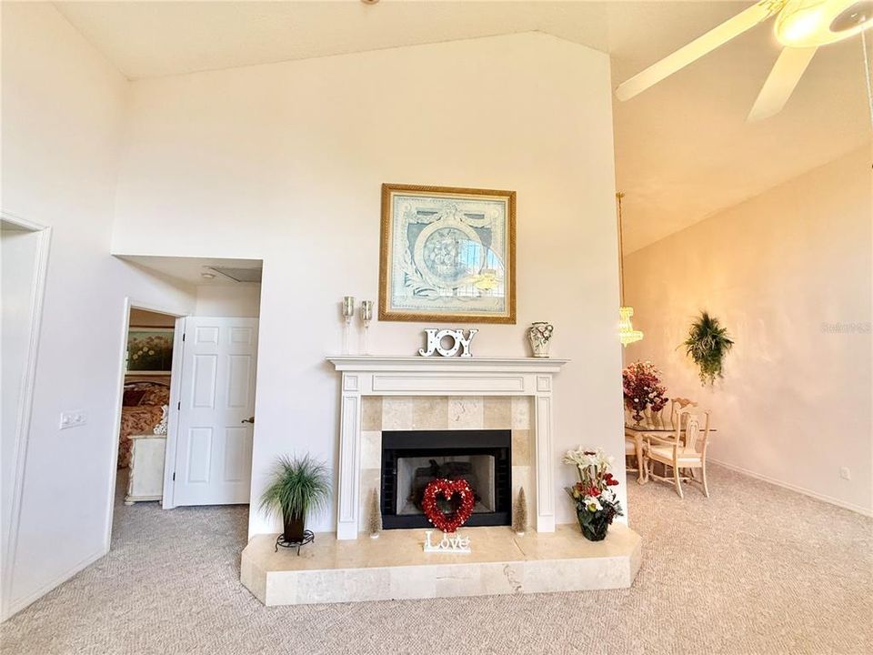 En Venta: $339,900 (2 camas, 2 baños, 1704 Pies cuadrados)