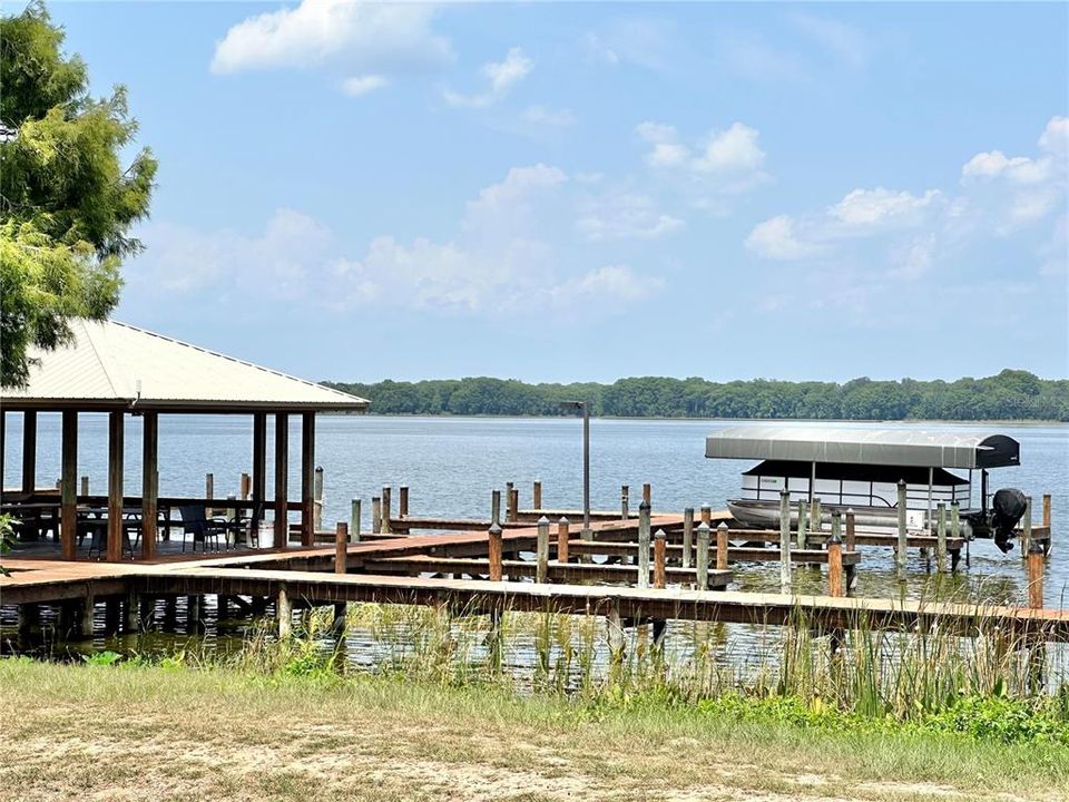 En Venta: $339,900 (2 camas, 2 baños, 1704 Pies cuadrados)