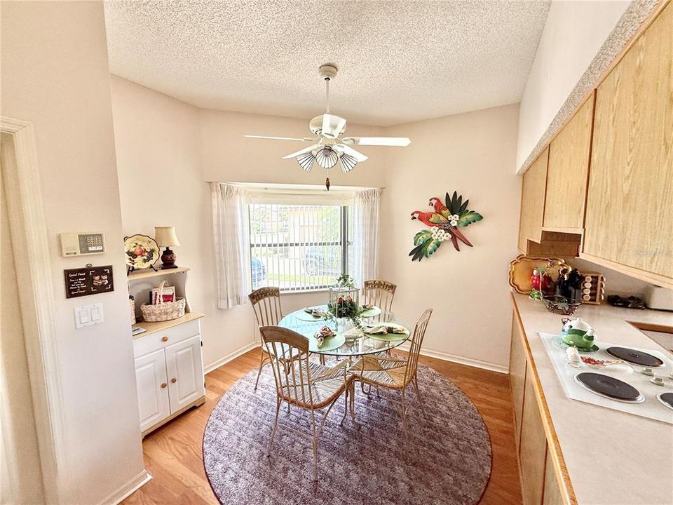 En Venta: $339,900 (2 camas, 2 baños, 1704 Pies cuadrados)