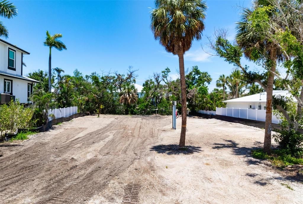 Recently Sold: $1,930,000 (0.25 acres)