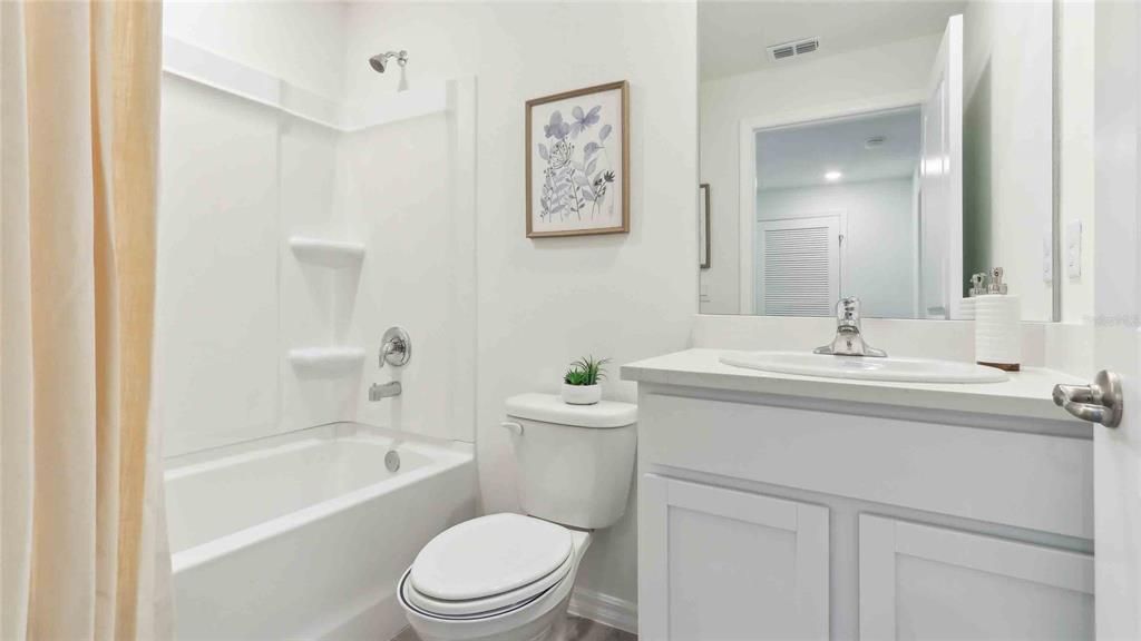 Activo con contrato: $225,990 (3 camas, 2 baños, 1464 Pies cuadrados)