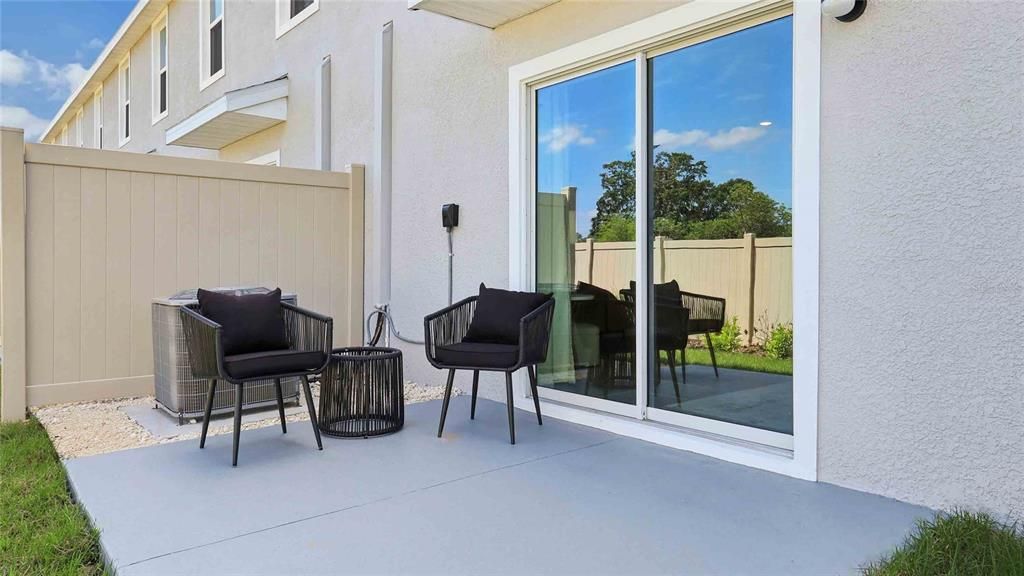 Activo con contrato: $225,990 (3 camas, 2 baños, 1464 Pies cuadrados)