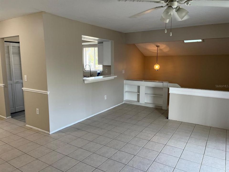 待售: $200,000 (2 贝兹, 2 浴室, 1084 平方英尺)