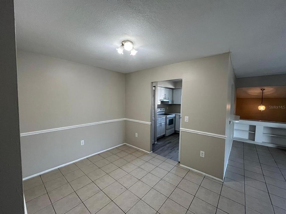 待售: $200,000 (2 贝兹, 2 浴室, 1084 平方英尺)