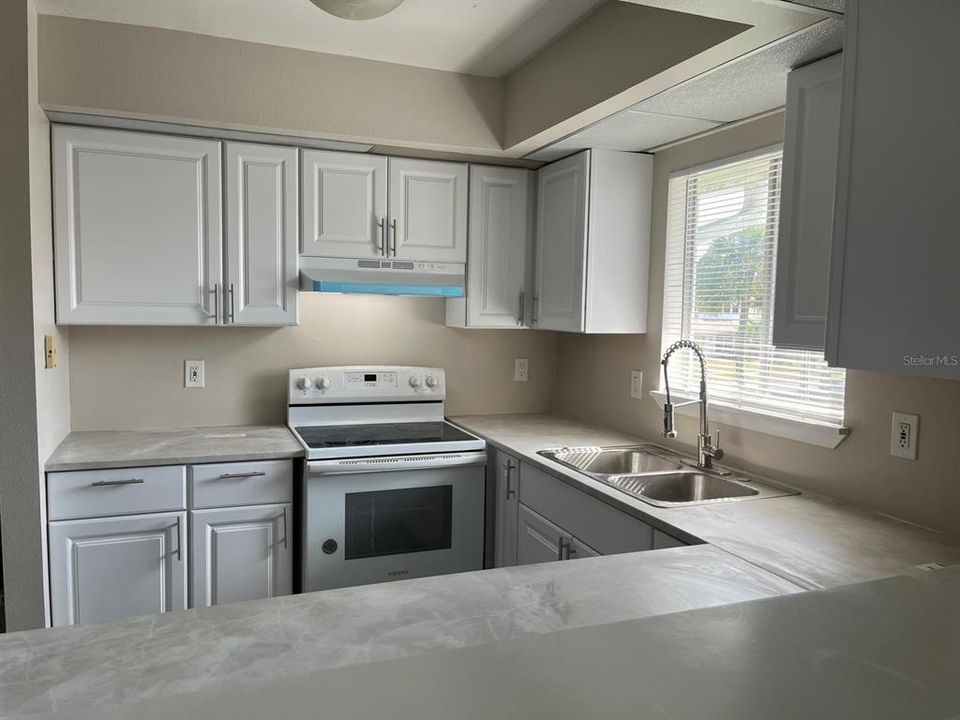 待售: $200,000 (2 贝兹, 2 浴室, 1084 平方英尺)