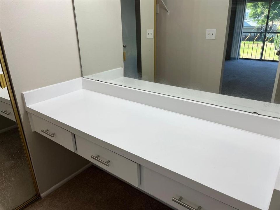 待售: $200,000 (2 贝兹, 2 浴室, 1084 平方英尺)