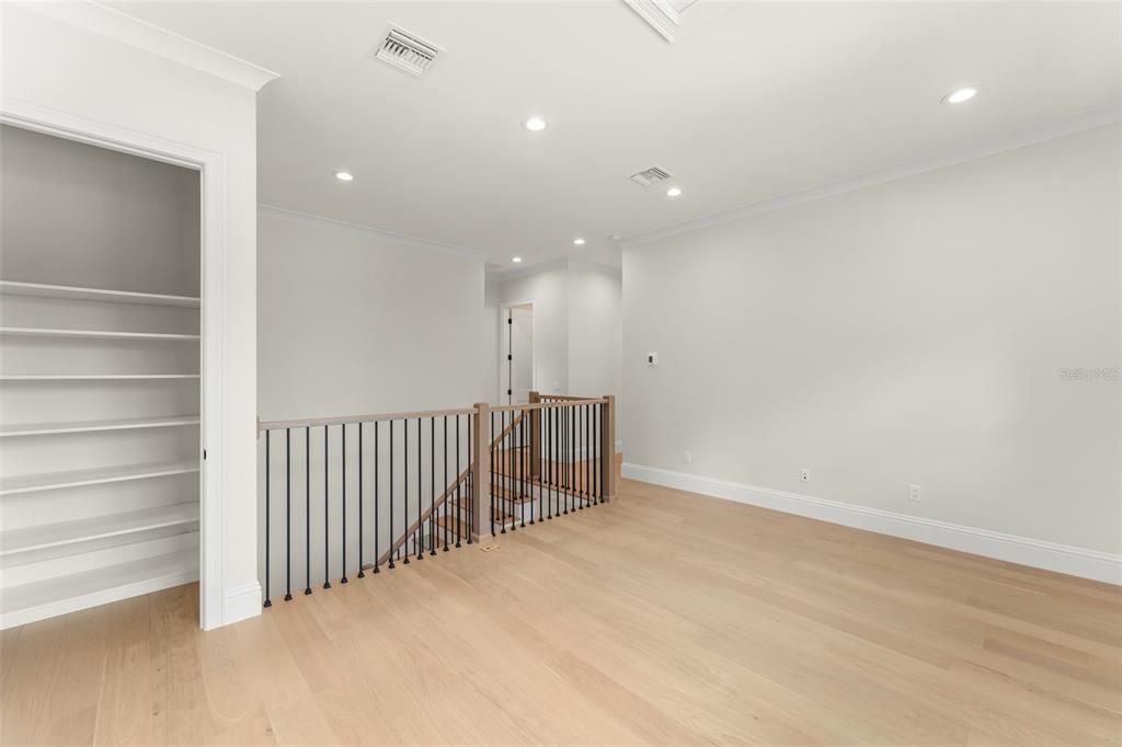 Active With Contract: $1,049,999 (4 beds, 4 baths, 3186 Square Feet)