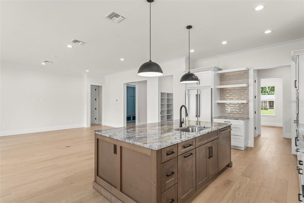 Active With Contract: $1,049,999 (4 beds, 4 baths, 3186 Square Feet)