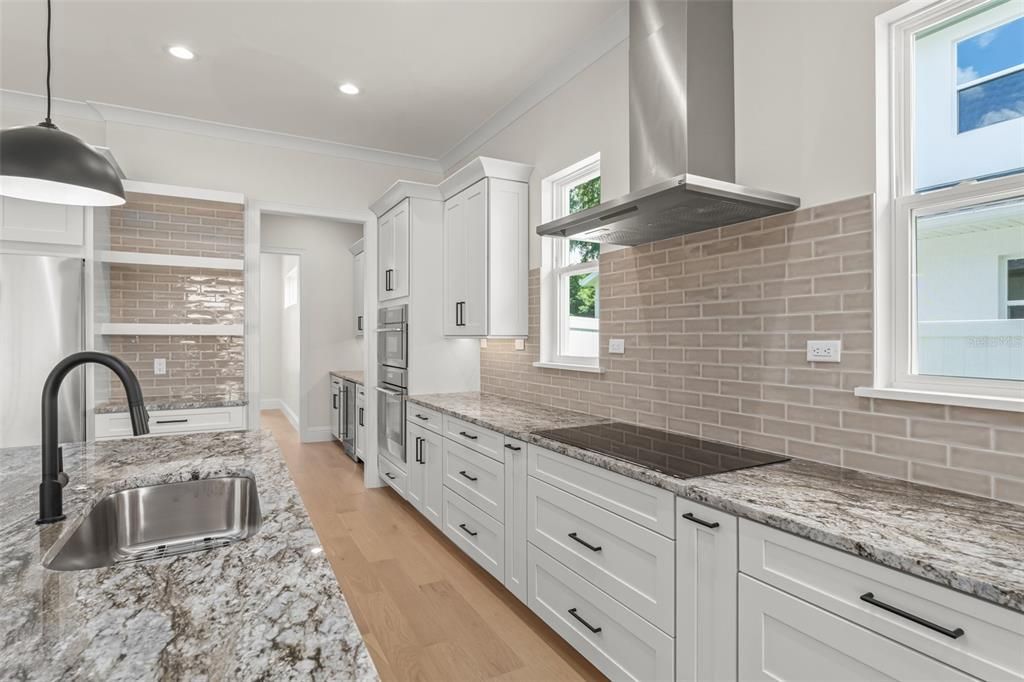 Active With Contract: $1,049,999 (4 beds, 4 baths, 3186 Square Feet)