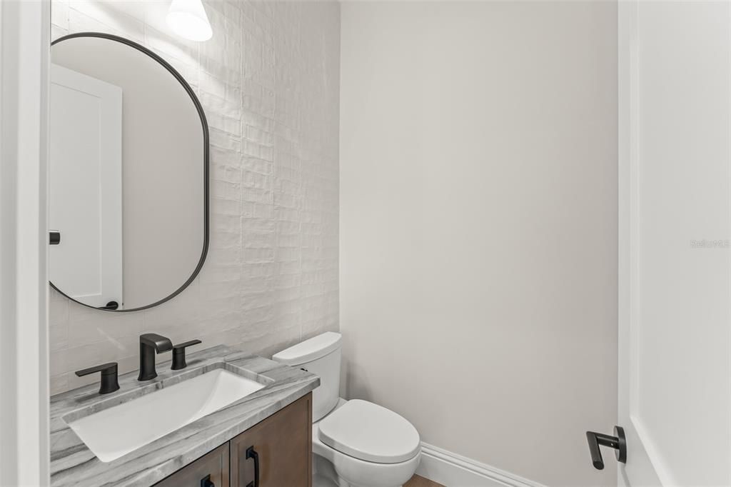 Active With Contract: $1,049,999 (4 beds, 4 baths, 3186 Square Feet)