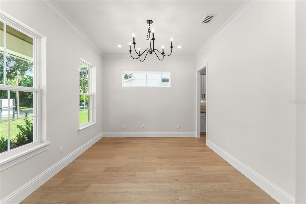 Active With Contract: $1,049,999 (4 beds, 4 baths, 3186 Square Feet)