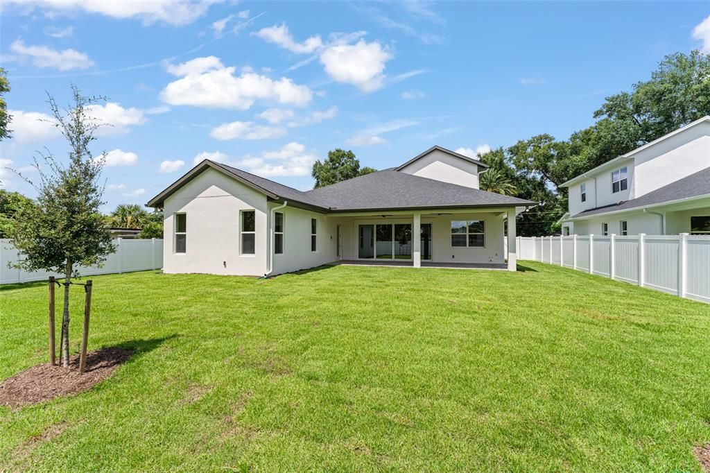 Active With Contract: $1,049,999 (4 beds, 4 baths, 3186 Square Feet)