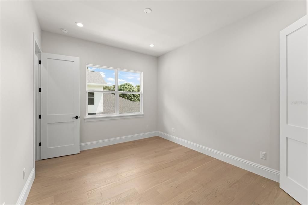 Active With Contract: $1,049,999 (4 beds, 4 baths, 3186 Square Feet)