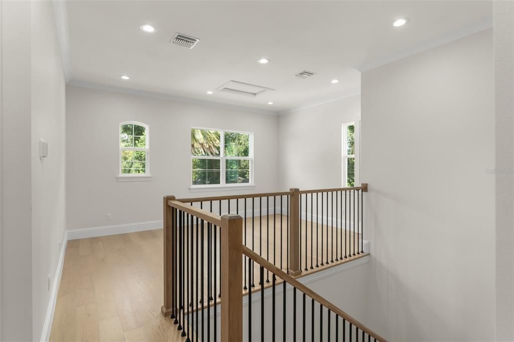 Active With Contract: $1,049,999 (4 beds, 4 baths, 3186 Square Feet)