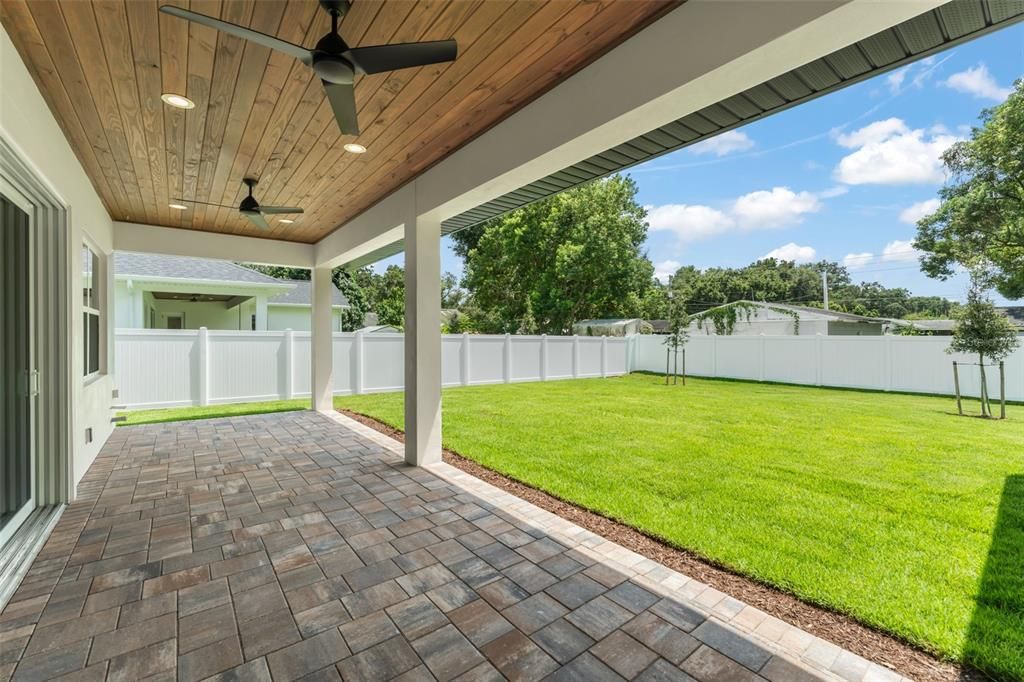 Active With Contract: $1,049,999 (4 beds, 4 baths, 3186 Square Feet)