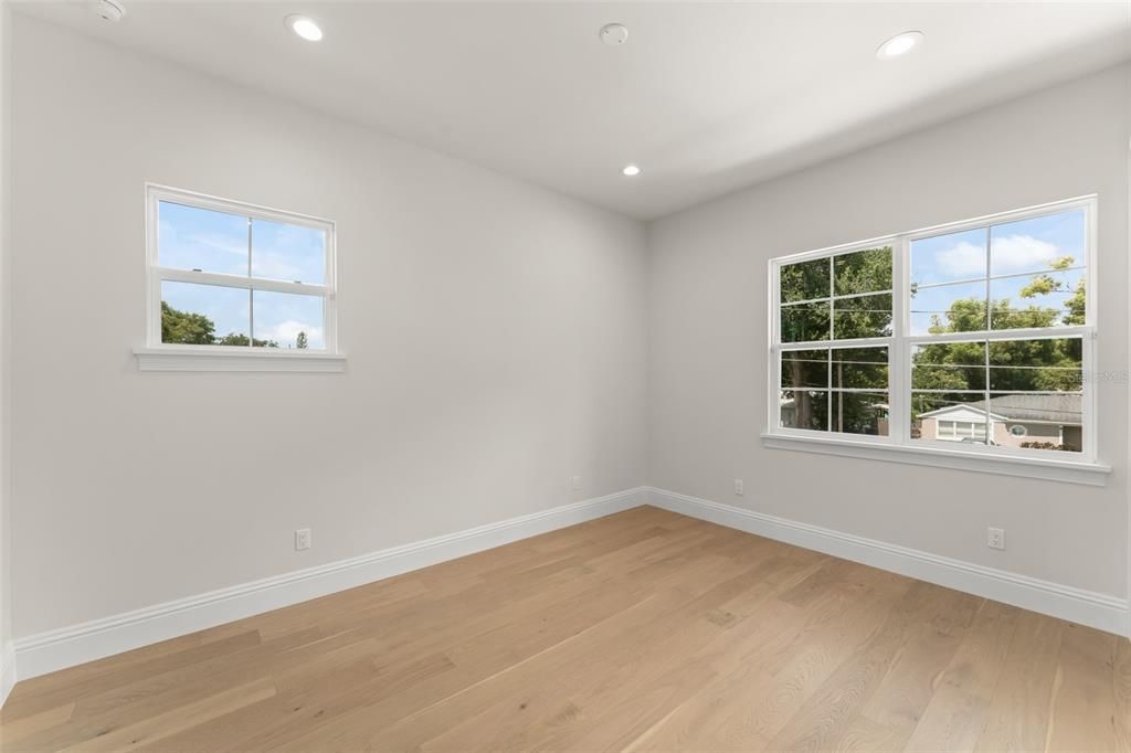 Active With Contract: $1,049,999 (4 beds, 4 baths, 3186 Square Feet)