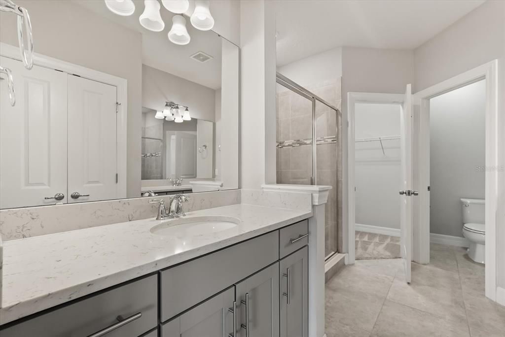 En Venta: $499,999 (3 camas, 3 baños, 2026 Pies cuadrados)