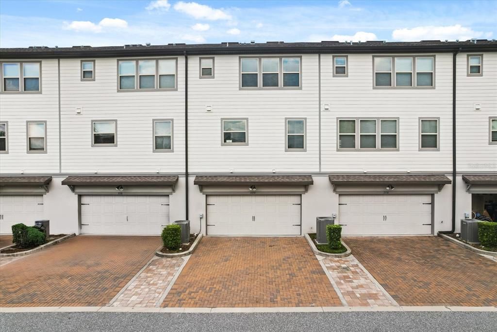 En Venta: $499,999 (3 camas, 3 baños, 2026 Pies cuadrados)