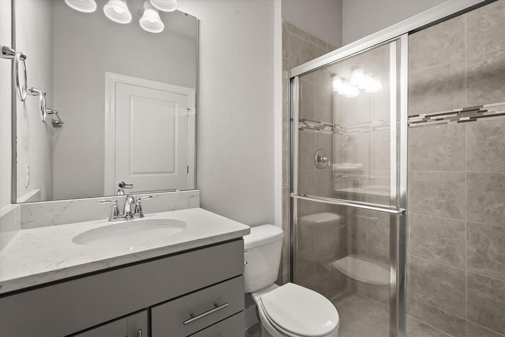 En Venta: $499,999 (3 camas, 3 baños, 2026 Pies cuadrados)