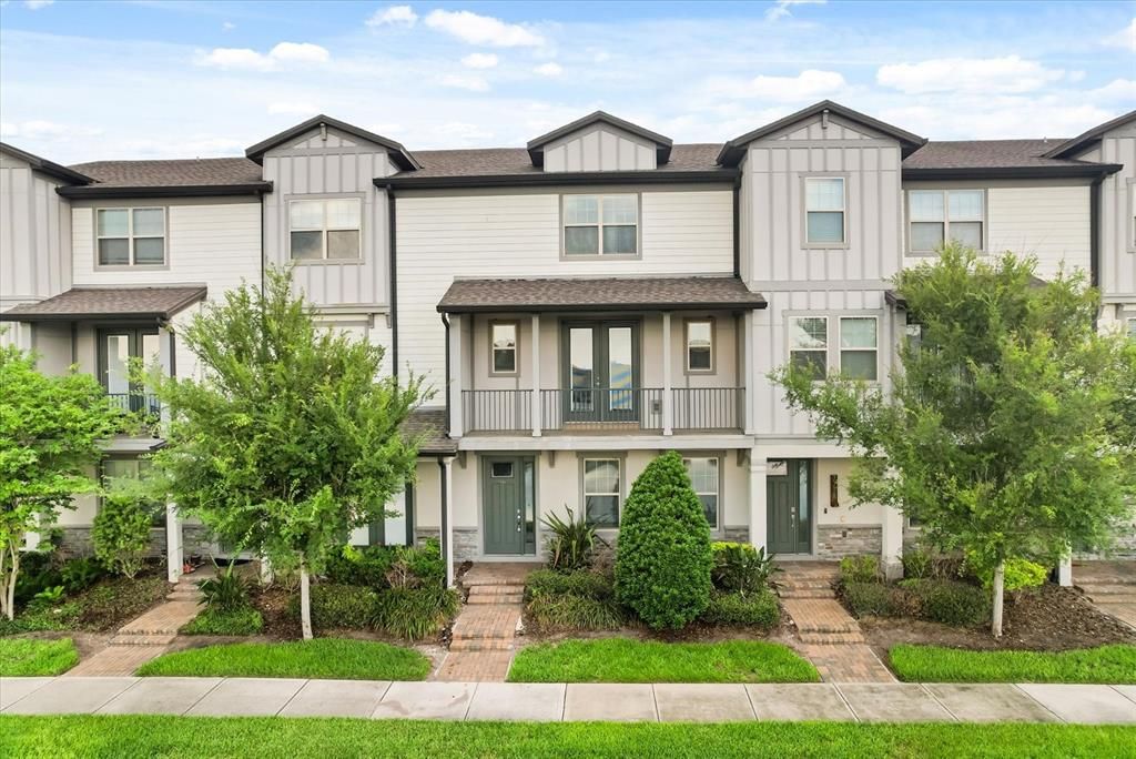 En Venta: $499,999 (3 camas, 3 baños, 2026 Pies cuadrados)