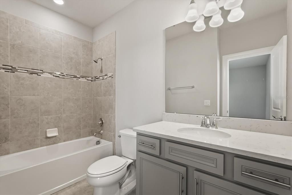 En Venta: $499,999 (3 camas, 3 baños, 2026 Pies cuadrados)