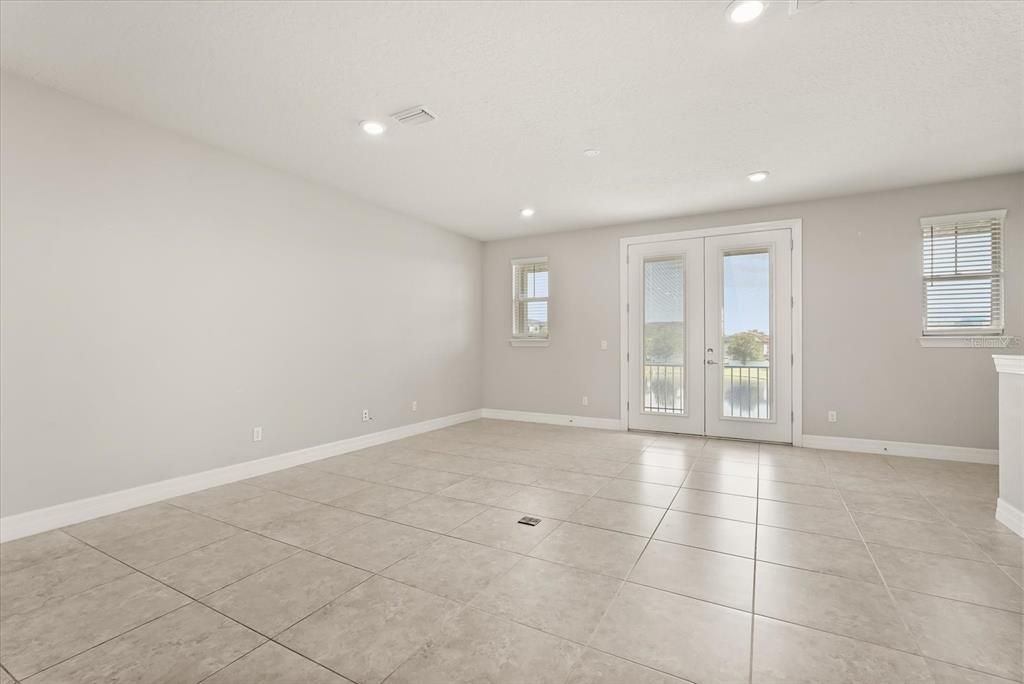 En Venta: $499,999 (3 camas, 3 baños, 2026 Pies cuadrados)