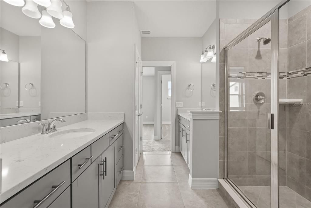 En Venta: $499,999 (3 camas, 3 baños, 2026 Pies cuadrados)