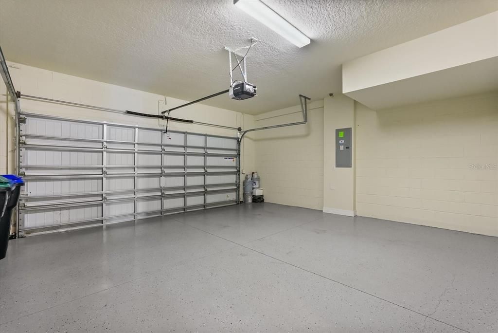 En Venta: $499,999 (3 camas, 3 baños, 2026 Pies cuadrados)