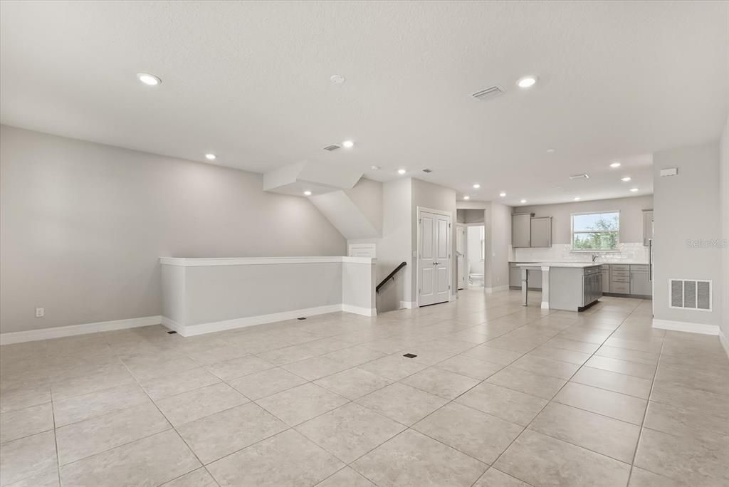 En Venta: $499,999 (3 camas, 3 baños, 2026 Pies cuadrados)