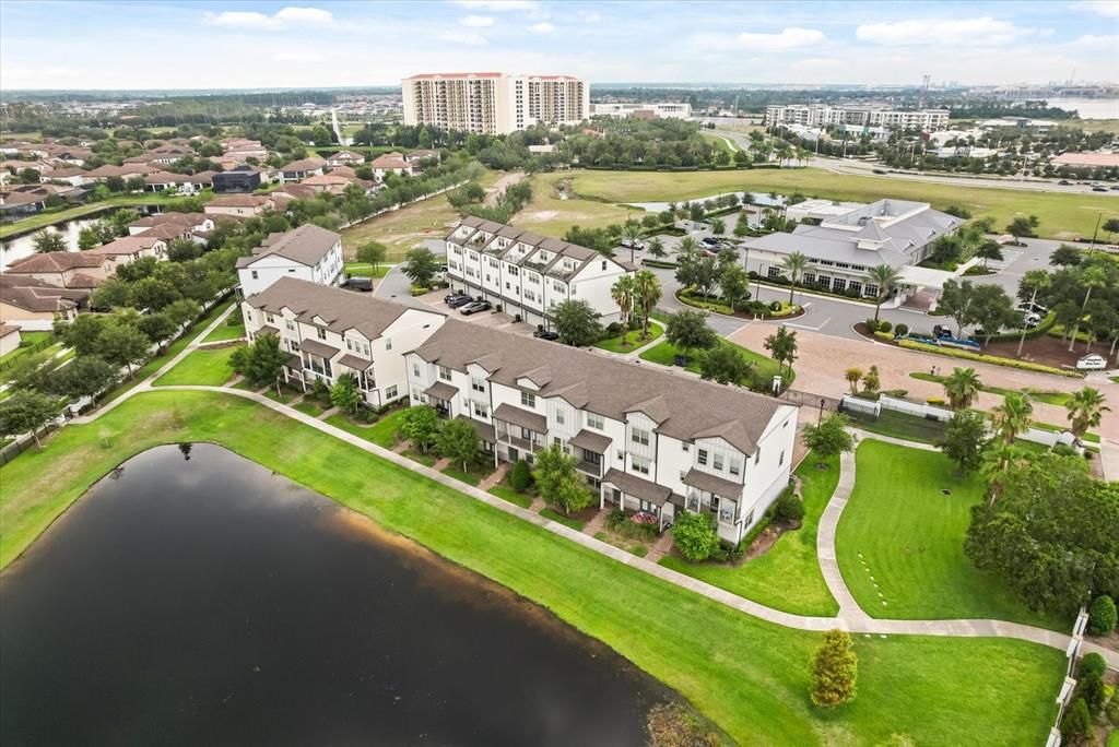 En Venta: $499,999 (3 camas, 3 baños, 2026 Pies cuadrados)