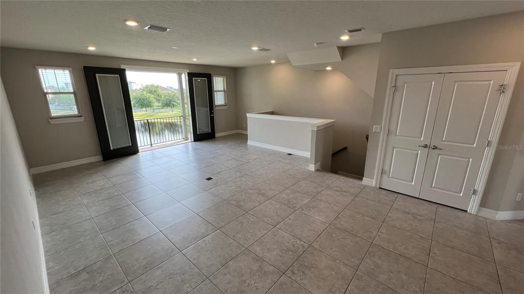 En Venta: $499,999 (3 camas, 3 baños, 2026 Pies cuadrados)