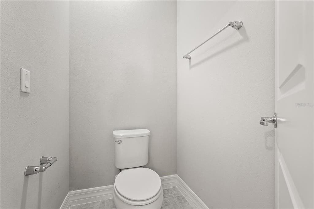 En Venta: $499,999 (3 camas, 3 baños, 2026 Pies cuadrados)