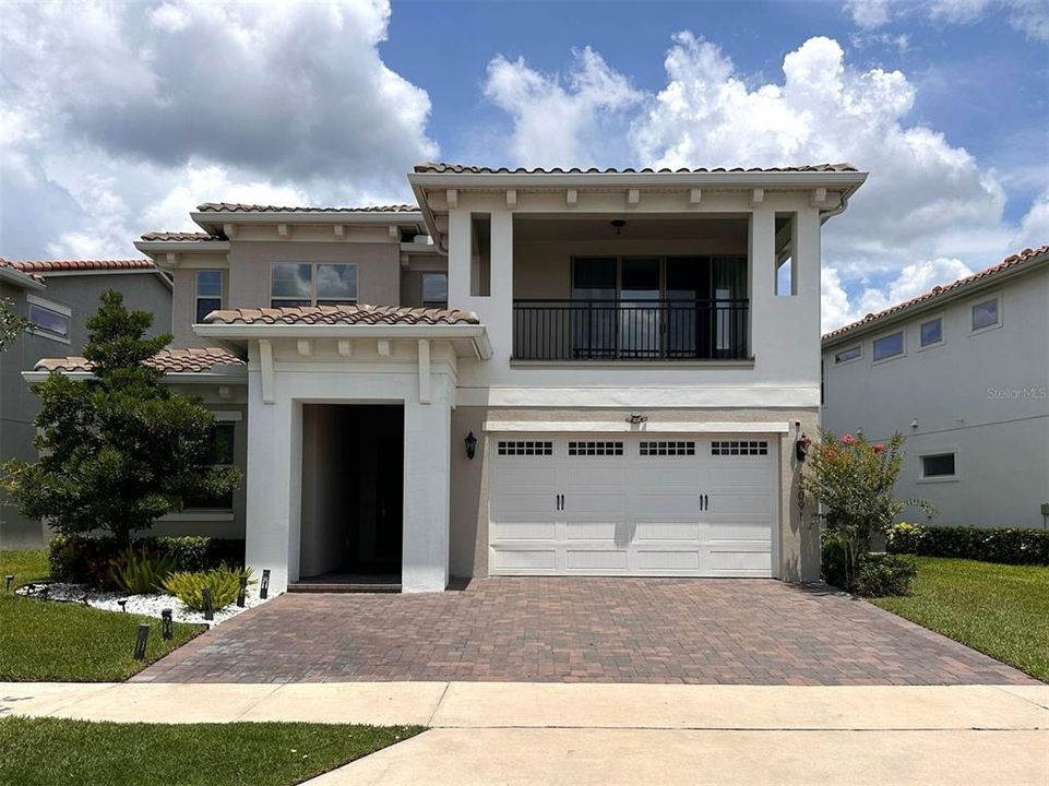 Recently Sold: $1,400,000 (5 beds, 5 baths, 3978 Square Feet)
