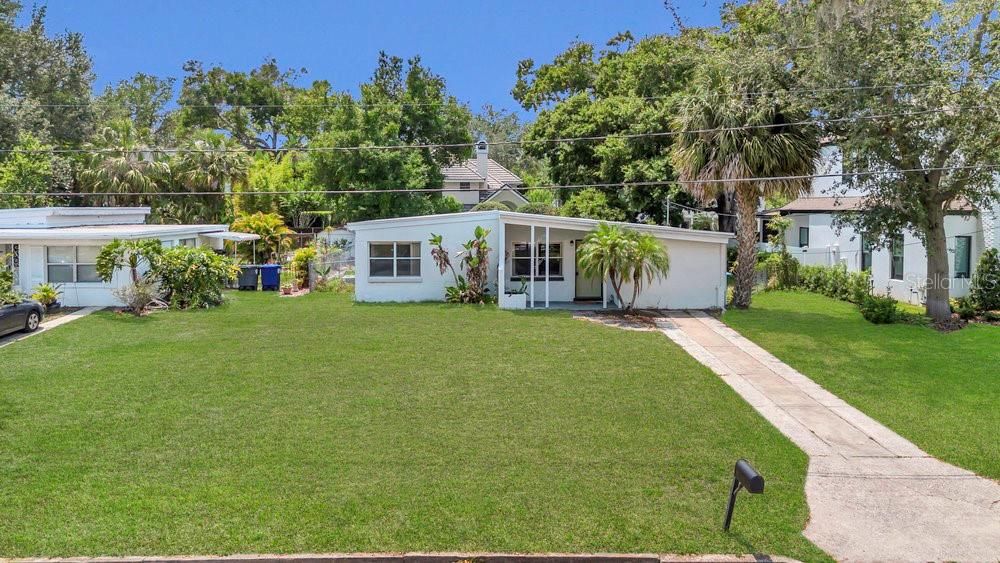 Recently Sold: $530,000 (2 beds, 1 baths, 817 Square Feet)