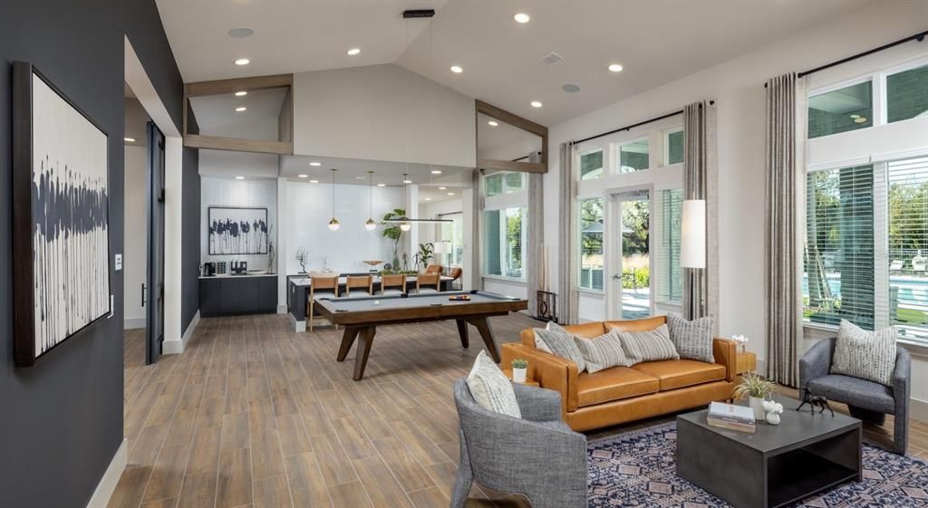 For Rent: $1,493 (1 beds, 1 baths, 697 Square Feet)