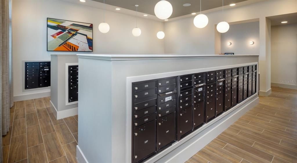 For Rent: $1,493 (1 beds, 1 baths, 697 Square Feet)