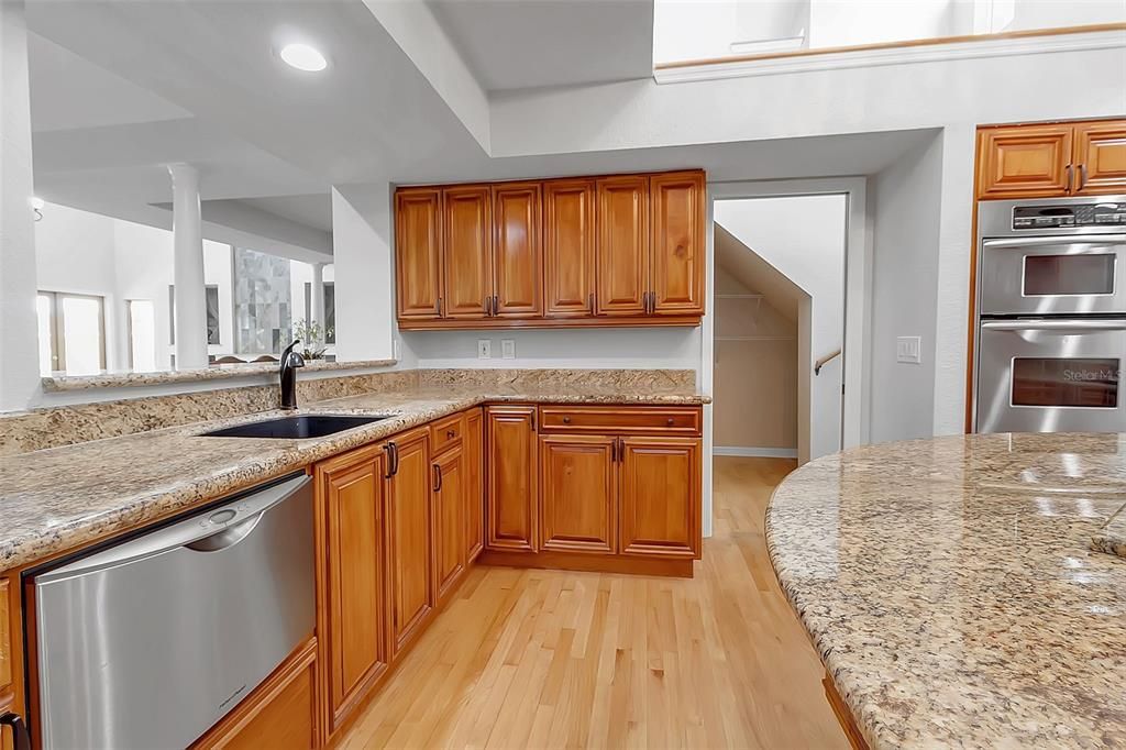 待售: $1,650,000 (5 贝兹, 4 浴室, 3874 平方英尺)