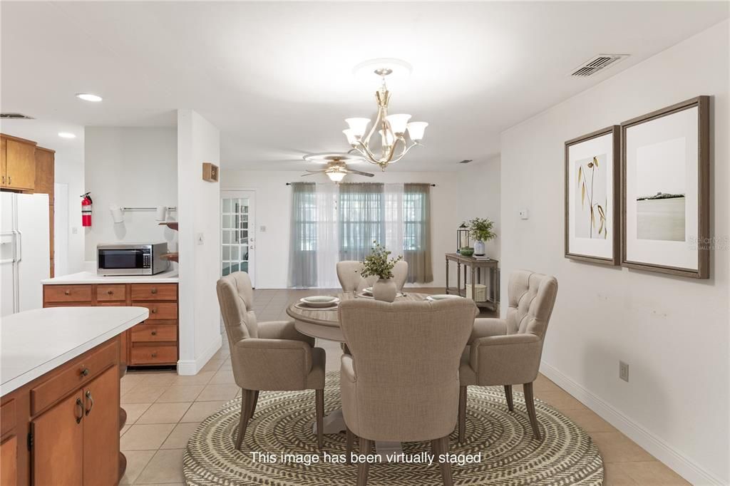 На продажу: $499,999 (4 спален, 2 ванн, 2318 Квадратных фут)