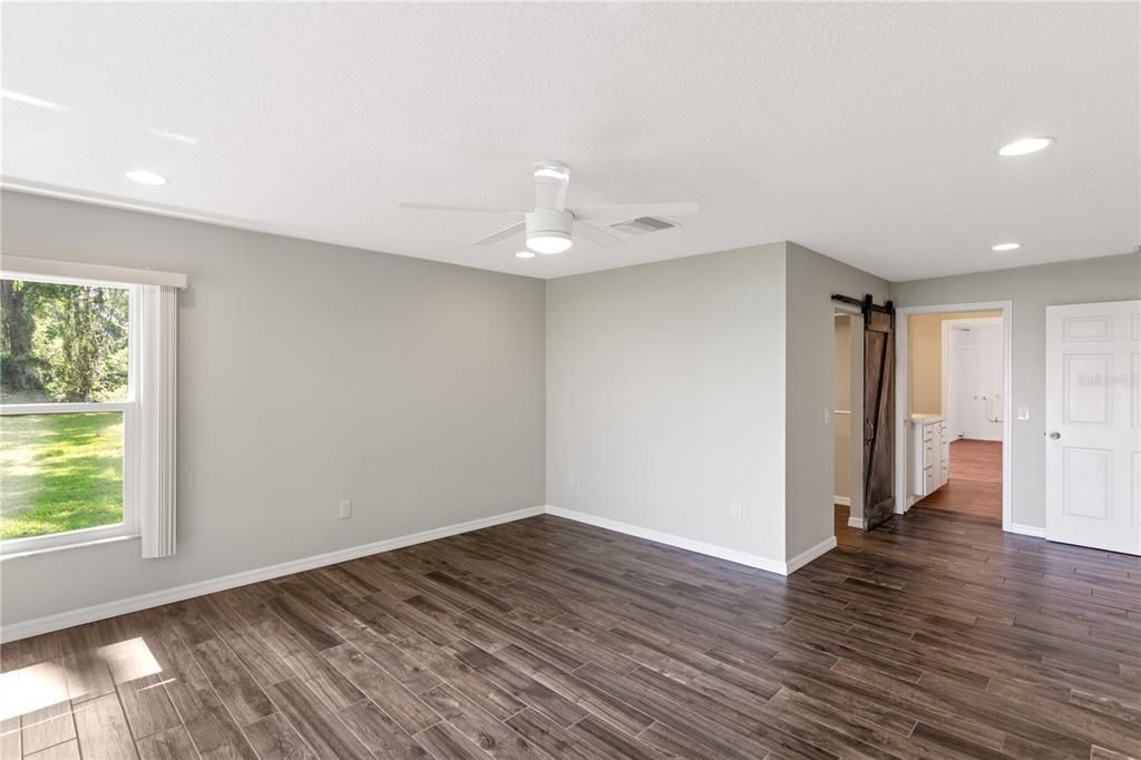 На продажу: $499,999 (4 спален, 2 ванн, 2318 Квадратных фут)