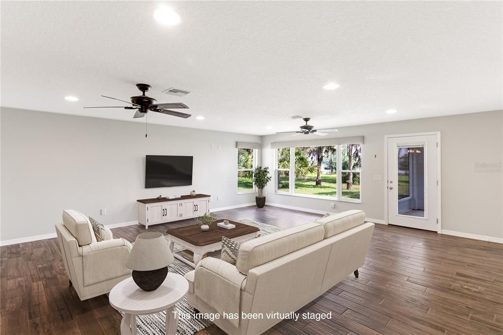 На продажу: $499,999 (4 спален, 2 ванн, 2318 Квадратных фут)